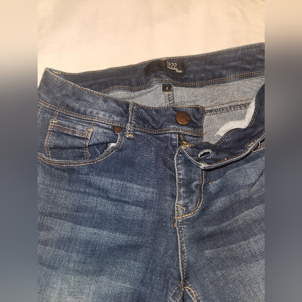 Blue Jean Capris - Picture 4 of 11